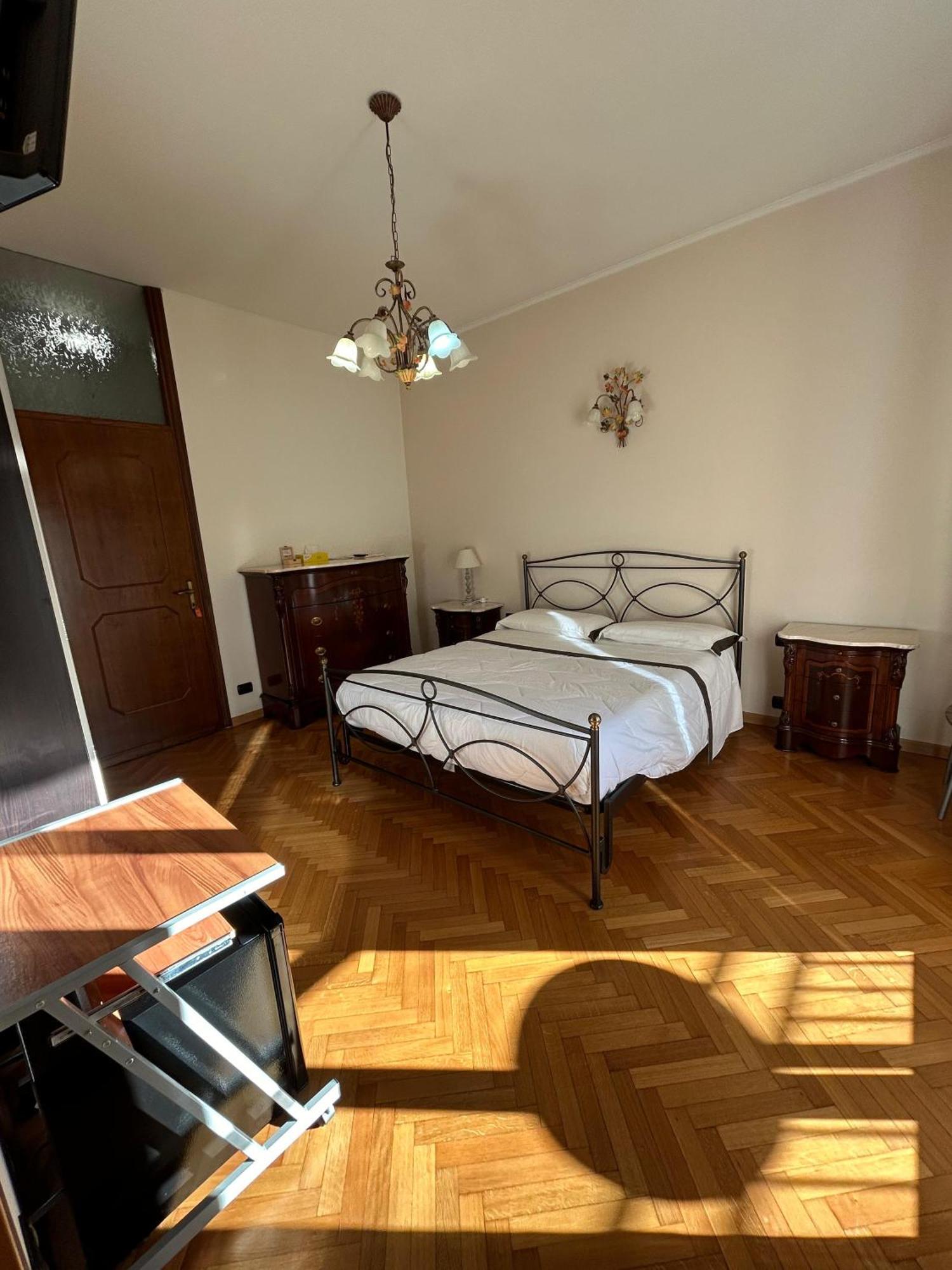 B&B Southitaly Busto Arsizio Eksteriør bilde