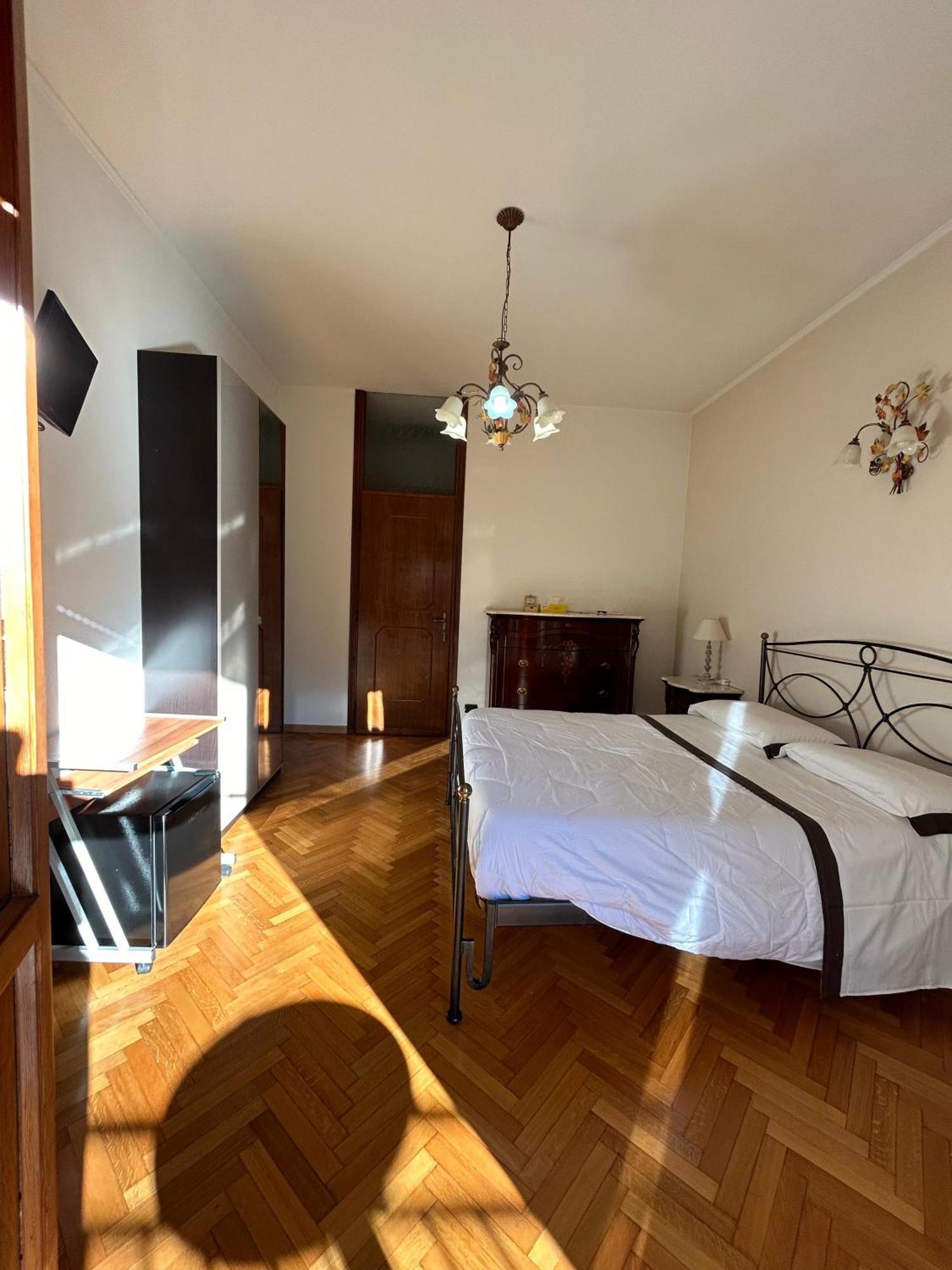 B&B Southitaly Busto Arsizio Eksteriør bilde