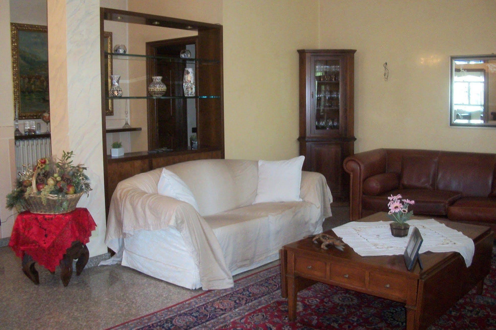 B&B Southitaly Busto Arsizio Eksteriør bilde